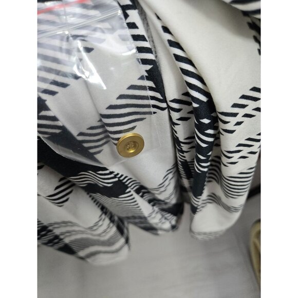 Plaid Black & White Long Sleeve V-Neck Top With Gold Button Accents 3X Inner Cir - Picture 4 of 6